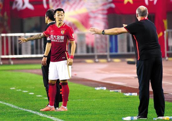 leisu- 亚特兰大主帅赛后炮轰，裁判误判成焦点  